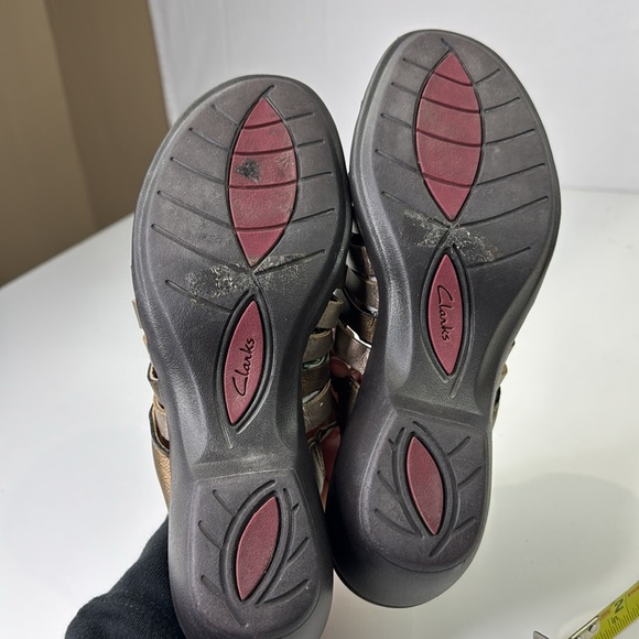 Clark’s Artisan Bronze Wedge Sandals size 9 - Picture 10 of 12